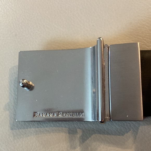 Banana Republic 38" Inch Men’s Black Leather Reversible Belt & Silvertone Buckle - Picture 2 of 10